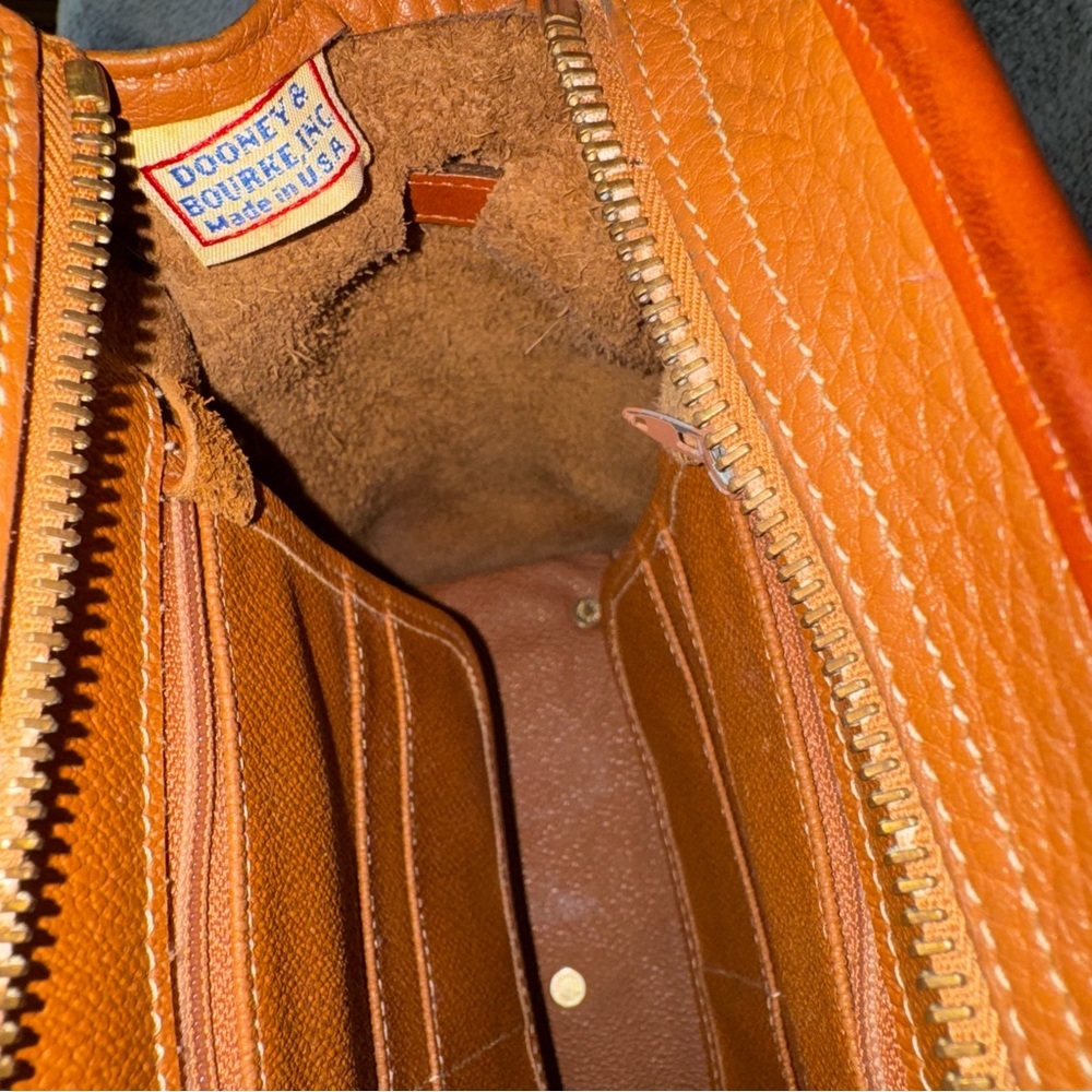 90s VINTAGE Dooney & Bourke Clean AWL Zip Top Satchel British Tan – MADE IN USA - Picture 4 of 16